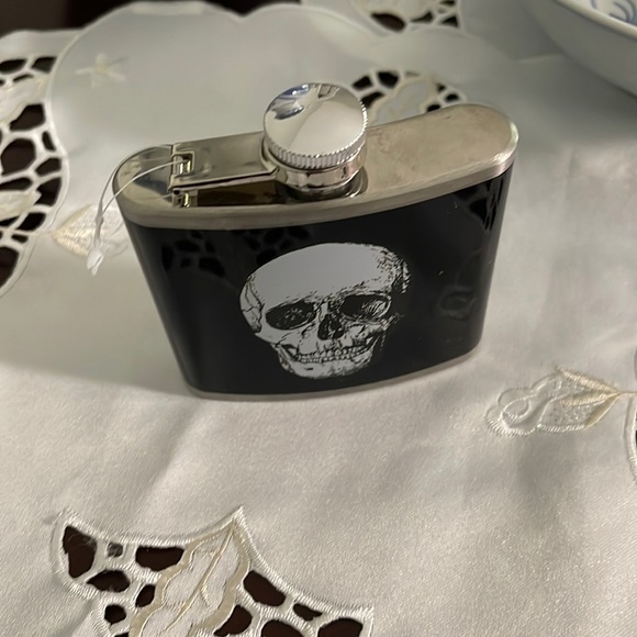 Flask for adults used - Picture 1 of 5
